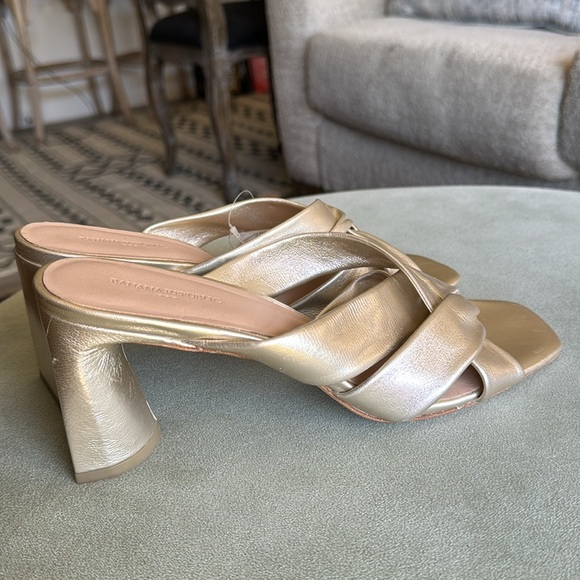 Banana republic sandals - Picture 5 of 9